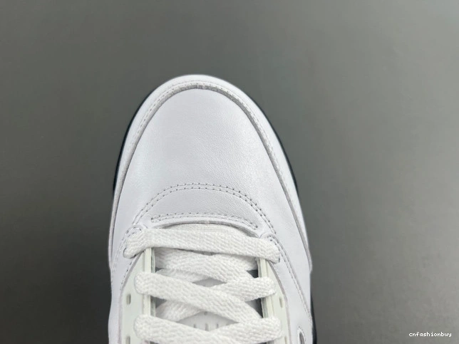 5 JORDAN AIR RETRO DD0587-110 'WHITE BLACK' 1207